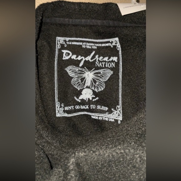 NWT Daydream Nation Real Like The Movies Black & White Sweatshirt - Picture 10 of 13